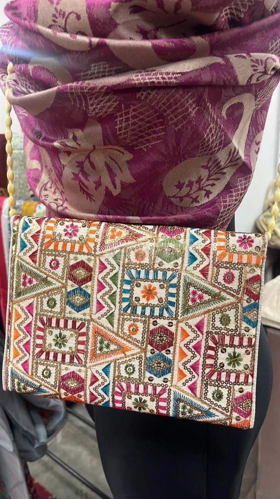 Boho kabelka kremova